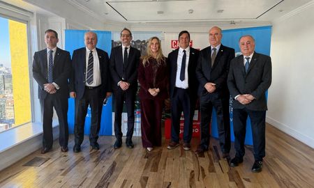 La secretaria general de la Presidencia, Karina Milei, mantuvo un encuentro de trabajo con el presidente ejecutivo de PromArgentina, Diego Sucalesca, y directivos del Instituto de Promoción de la Carne Vacuna Argentina (IPCVA).