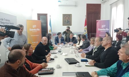 La paritaria docente tuvo un nuevo encuentro este miércoles y hubo ofrecimiento salarial. La paritaria docente tuvo un nuevo encuentro este miércoles y hubo ofrecimiento salarial.
