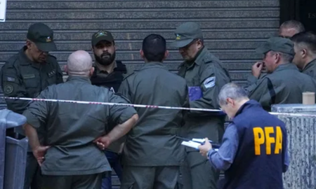 Se trata de un análisis clave para el esclarecimiento del hecho ocurrido el viernes en la avenida Paseo Colón 533, donde tres efectivos resultaron heridos. Se trata de un análisis clave para el esclarecimiento del hecho ocurrido el viernes en la avenida Paseo Colón 533, donde tres efectivos resultaron heridos.