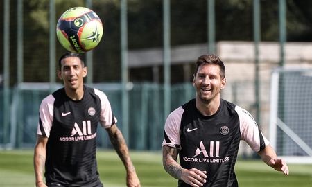 El Paris Saint-Germain juega este viernes ante el Brest y las entradas se agotaron en pocas horas. La presencia de Lionel Messi no está asegurada, pero nadie se quiere perder el partido. El Paris Saint-Germain juega este viernes ante el Brest y las entradas se agotaron en pocas horas. La presencia de Lionel Messi no está asegurada, pero nadie se quiere perder el partido.