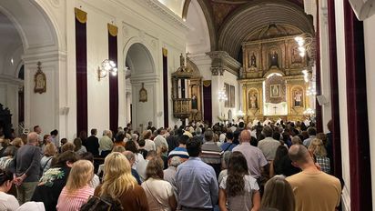 Cientos de fieles estuvieron presentes en la misa por el papa Francisco en Santa Fe