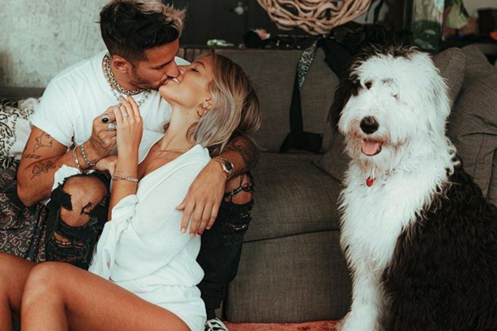 La radiante pareja de Ricky Montaner y Stefi Roitman.