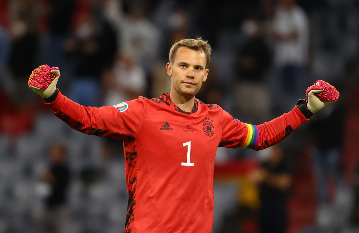 Manuel Neuer no pudo usar la cinta de capitán a favor de la comunidad LGTBIQ+ en el Mundial de Qatar 2022.