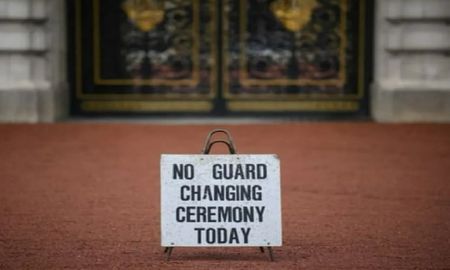 Salud de la reina Isabel II genera cancelación del cambio de guardia Salud de la reina Isabel II genera cancelación del cambio de guardia