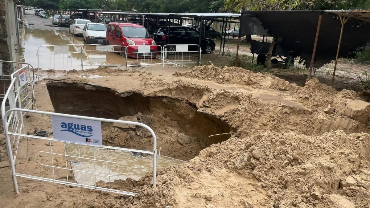 Barrio El Pozo: continúan los trabajos de ASSA tras la rotura del caño 