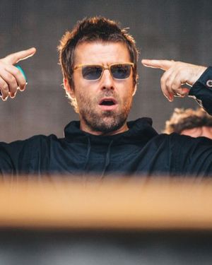 Liam Gallagher quiso felicitar a su pareja por el título del Arsenal y filtró su número de WhatsApp por error Liam Gallagher quiso felicitar a su pareja por el título del Arsenal y filtró su número de WhatsApp por error