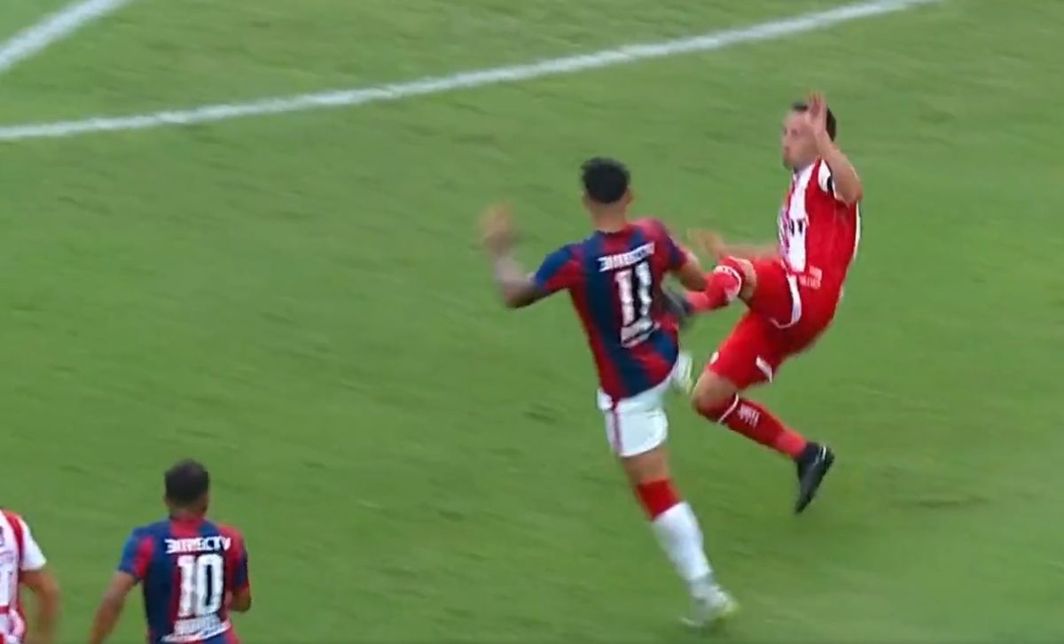 La patada de Claudio Corvalán que pudo dejar con uno menos a Unión ante San Lorenzo