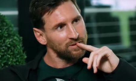 El capitán argentino contó que en su casa hay reglas claras: se puede jugar con la pelota, pero no dentro, para evitar “mucho quilombo”. El capitán argentino contó que en su casa hay reglas claras: se puede jugar con la pelota, pero no dentro, para evitar “mucho quilombo”.