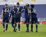 Juventus derrotó al Bologna por 2-0 y quedó en la quinta posición de la Serie A, a siete unidades del líder Milan. Juventus derrotó al Bologna por 2-0 y quedó en la quinta posición de la Serie A, a siete unidades del líder Milan.