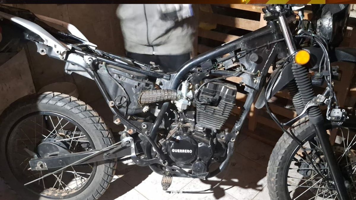 La investigación comenzó el pasado 26 de abril, luego de una serie de denuncias sobre robos reiterados de motocicletas y herramientas.