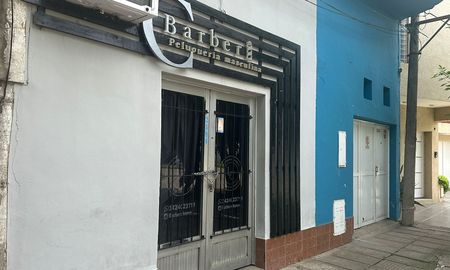 La barbería fue asaltada cerca de las 20 y a metros de avenida Luján. La barbería fue asaltada cerca de las 20 y a metros de avenida Luján.