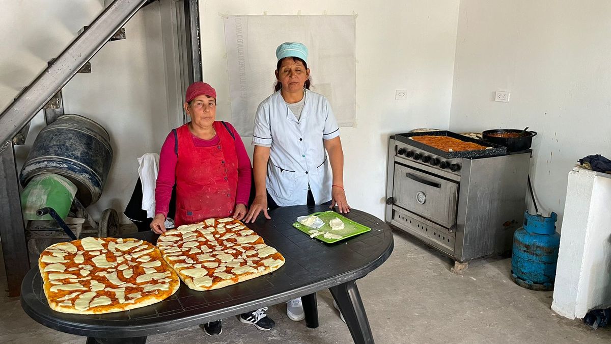 Los referentes manifestaron que gente que nunca ha venido a los comedores, hoy asisten por necesidad. Los referentes manifestaron que gente que nunca ha venido a los comedores, hoy asisten por necesidad.