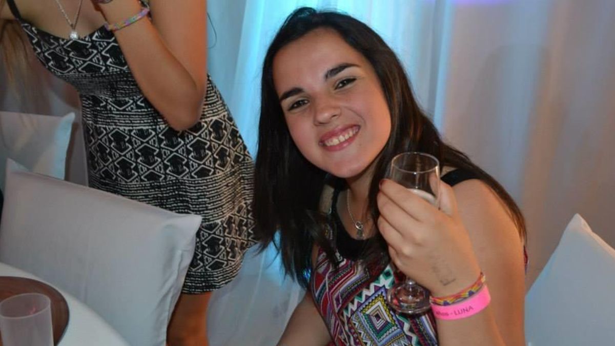 Chiara Páez tenía 14 años cuando fue asesinada en Rufino en mayo de 2015. Su femicidio provocó una indignación social que dio origen al movimiento Ni Una Menos. Chiara Páez tenía 14 años cuando fue asesinada en Rufino en mayo de 2015. Su femicidio provocó una indignación social que dio origen al movimiento Ni Una Menos.