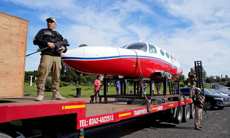 Se rematarán 150 lotes, entre motos, automóviles, un avión y otros elementos. Se rematarán 150 lotes, entre motos, automóviles, un avión y otros elementos.