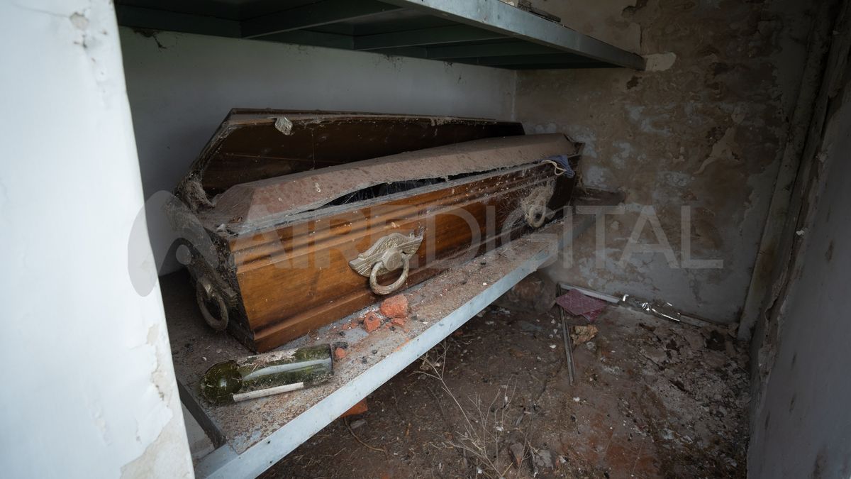 Uno de los panteones del ala norte fue vandalizado y hasta abrieron un cajón para robarse pertenencias.