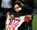 Antes del inicio del juego, el presidente de Unión le entregó a Eudoro la camiseta de su club preferido. Antes del inicio del juego, el presidente de Unión le entregó a Eudoro la camiseta de su club preferido.