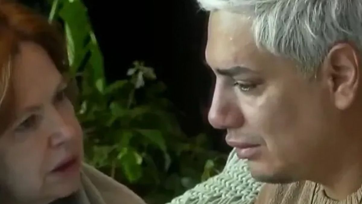 Kennys Palacios se quebró en Gran Hermano. Kennys Palacios se quebró en Gran Hermano. 