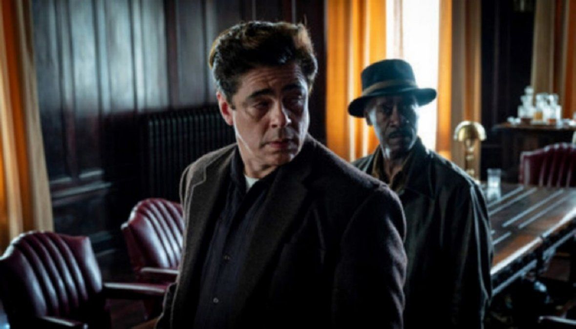 Benicio del Toro y Don Cheadle protagonizaron el primer adelanto de No Sudden Move.