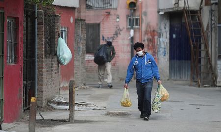 Preocupa el aumento de casos positivos de coronavirus en los barrios más vulnerables de Buenos Aires. Preocupa el aumento de casos positivos de coronavirus en los barrios más vulnerables de Buenos Aires.