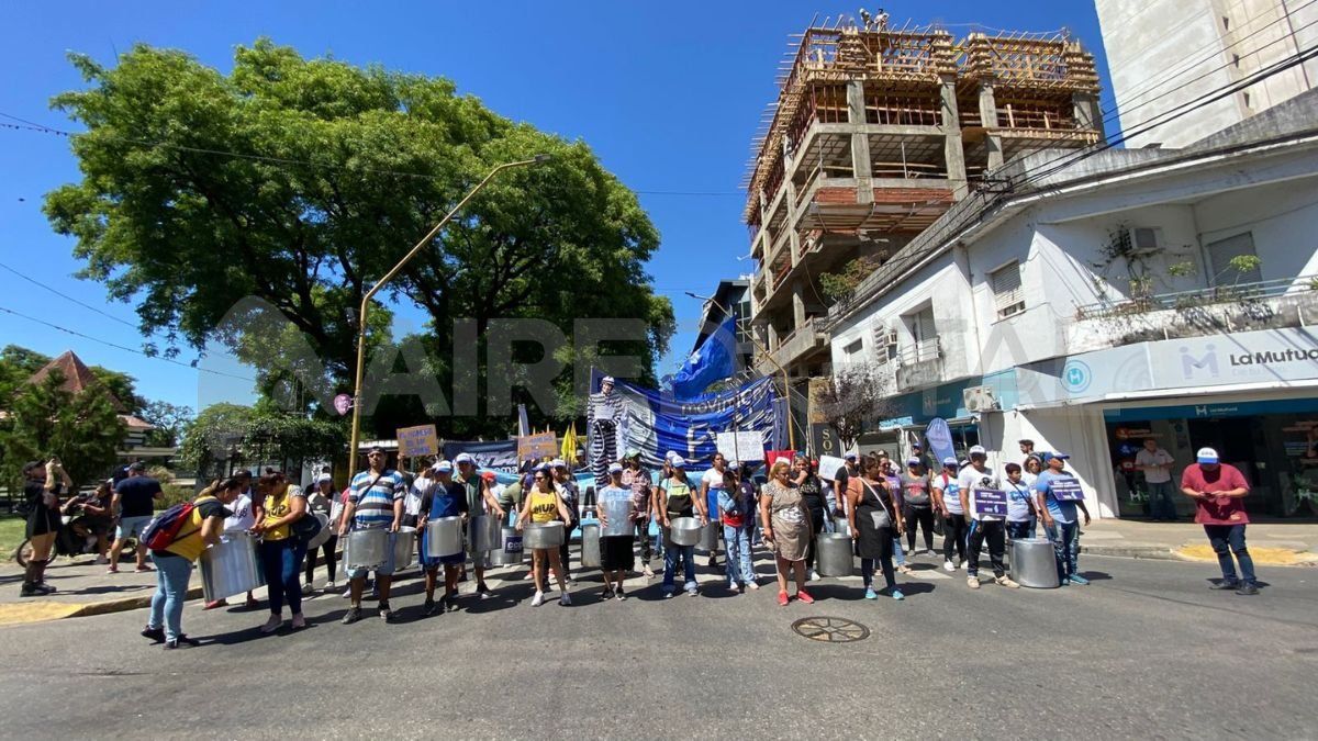 La convocatoria comenzó a las 10:30 horas en la Plaza Colón (Palomar), y culminará con un acto y conferencia de prensa a las 11:30 horas en el Molino Franchino. La convocatoria comenzó a las 10:30 horas en la Plaza Colón (Palomar), y culminará con un acto y conferencia de prensa a las 11:30 horas en el Molino Franchino.
