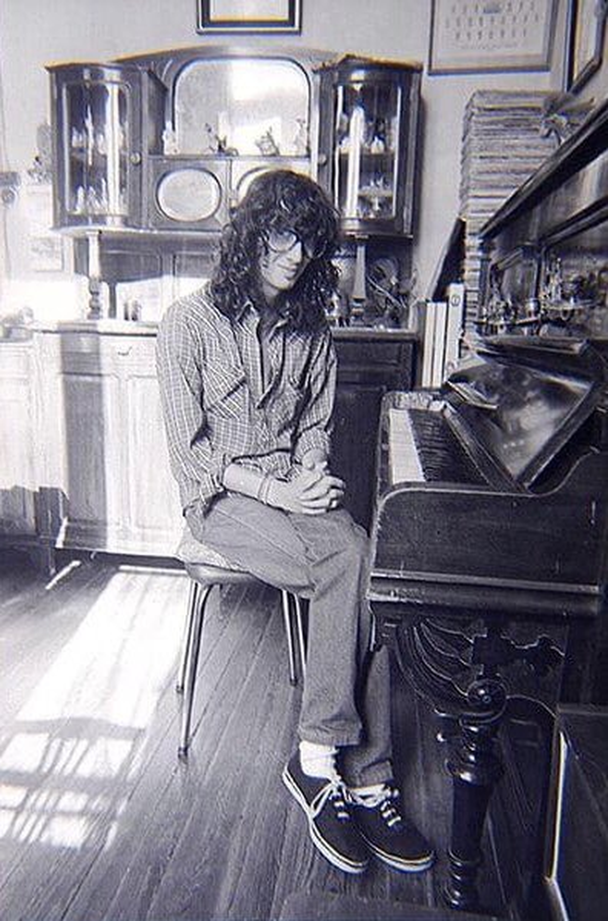 Fito Páez en su casa de Rosario, en Balcarce al 681, a metros del Boulevard Oroño. Fito Páez en su casa de Rosario, en Balcarce al 681, a metros del Boulevard Oroño.