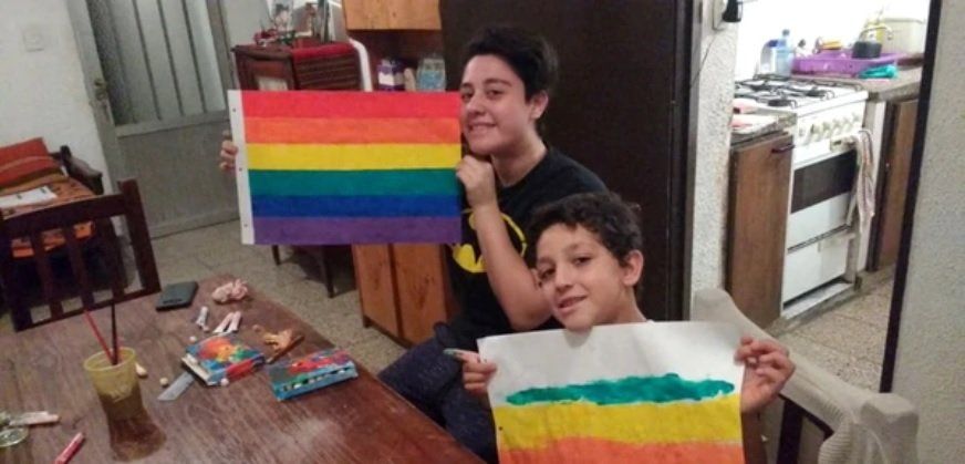 Iba a séptimo grado cuando se animó a romper el silencio: “Mamá, soy varón”