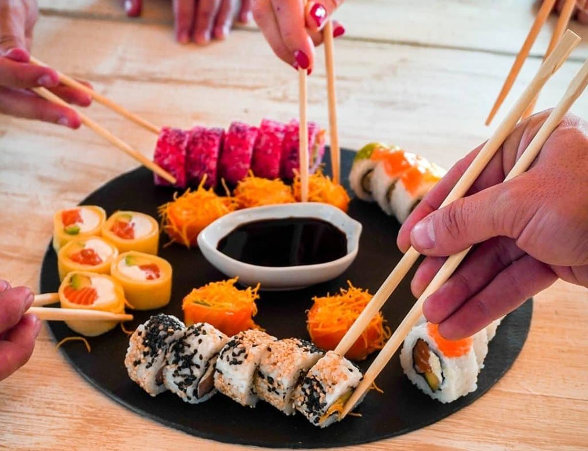 La exempleada, Mariana Acosta, era la cocinera en el negocio “Sushi Flower”. La exempleada, Mariana Acosta, era la cocinera en el negocio “Sushi Flower”.