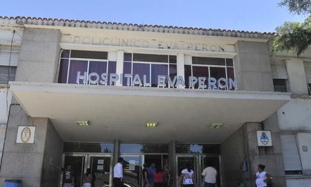 Una joven de 19 años permanece internada luego de recibir un disparo en el cuello en Puerto General San Martín. Una joven de 19 años permanece internada luego de recibir un disparo en el cuello en Puerto General San Martín.