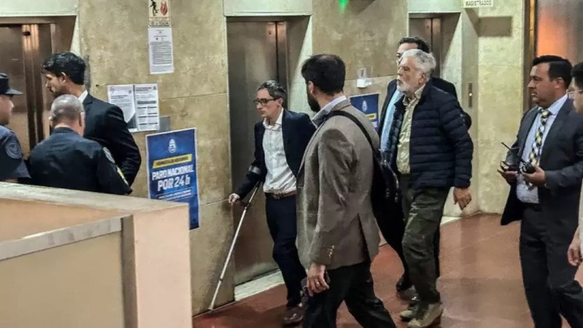 Julio de Vido ingresando a los Tribunales de Comodoro Py en Buenos Aires. Julio de Vido ingresando a los Tribunales de Comodoro Py en Buenos Aires. 