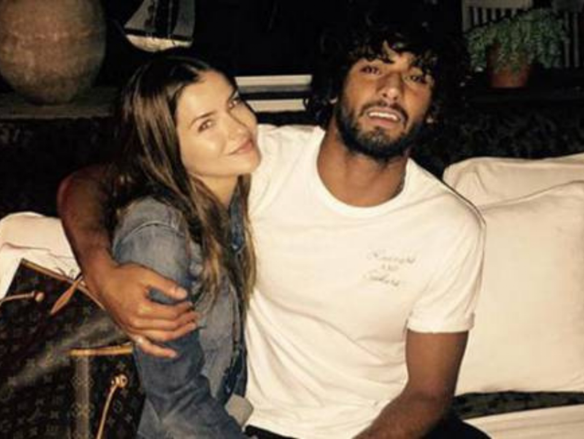 La China con su novio, Armando Mena Navareño