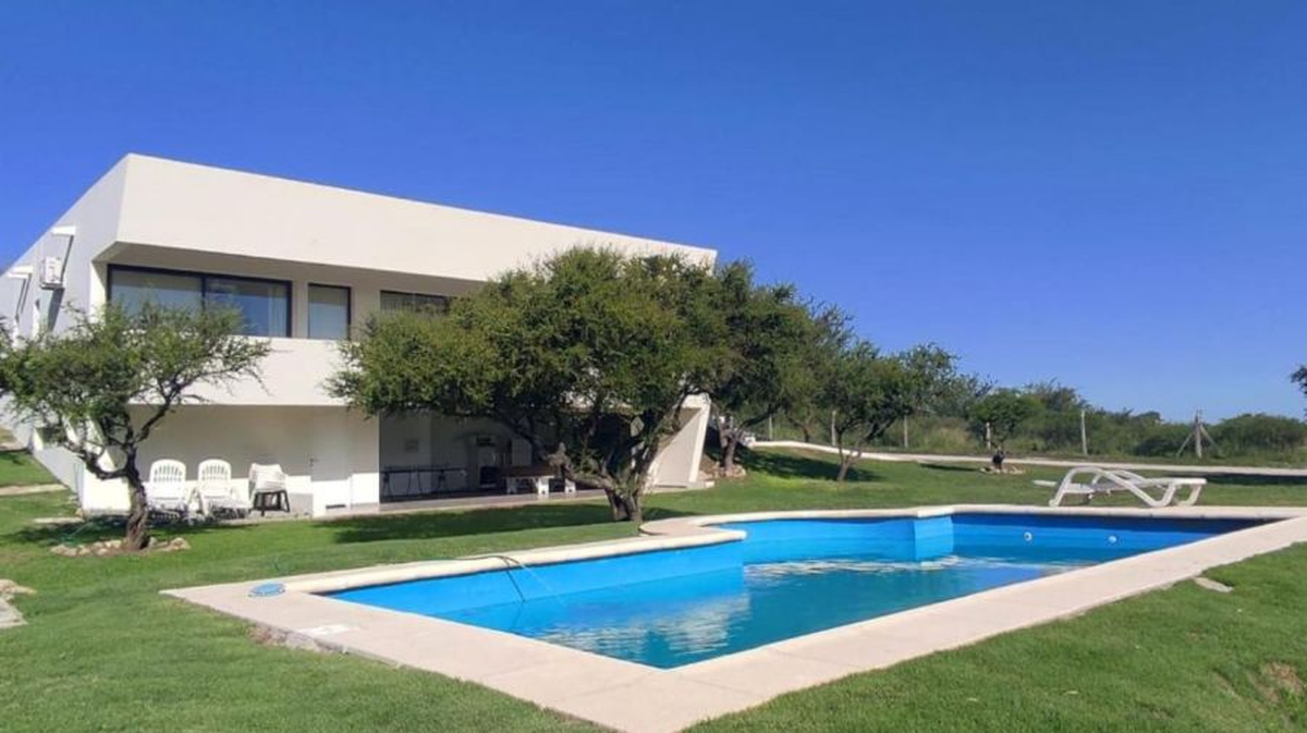 Según una portal de alquileres, una propiedad similar cuesta actualmente 2,300 dólares mensuales. Según una portal de alquileres, una propiedad similar cuesta actualmente 2,300 dólares mensuales.