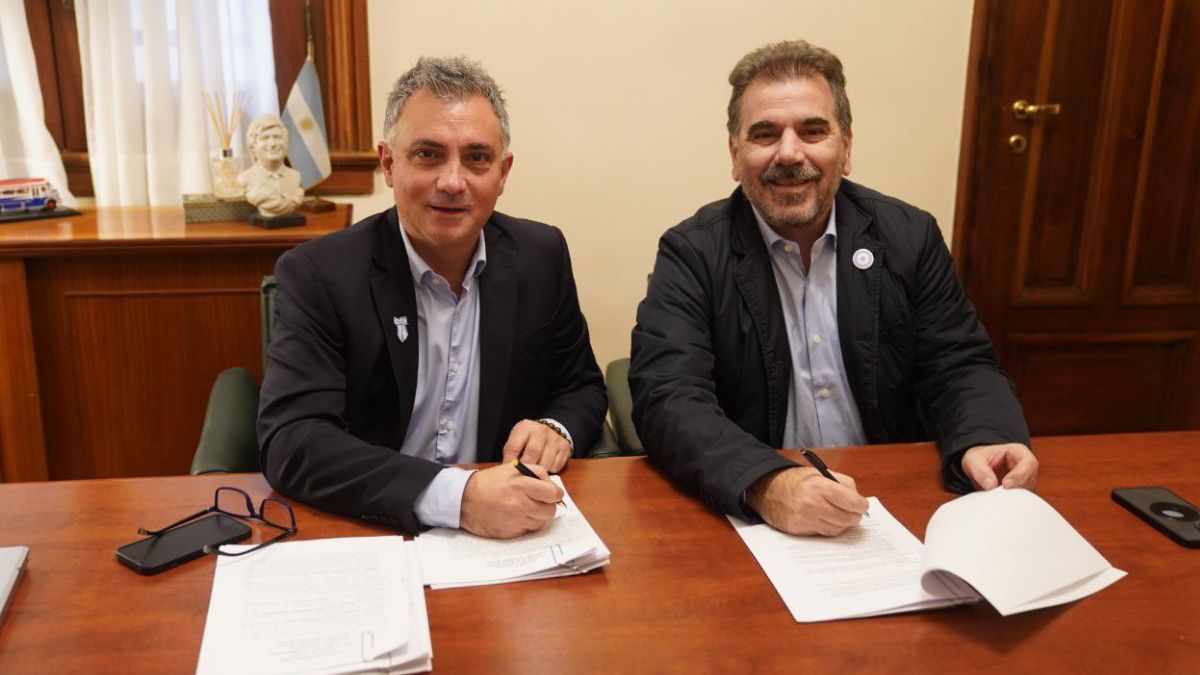 La Libertad Avanza y el PRO formalizaron este mediodía el acuerdo electoral en la provincia de Buenos Aires.