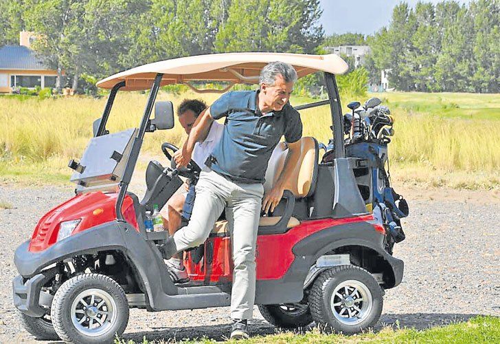 Macri comprará cuatro carritos de golf para Olivos