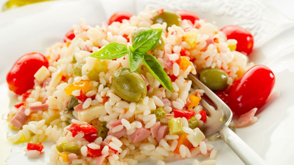 Arroz primavera integral: la receta fresca y colorida que sacia, nutre y cuida la piel Arroz primavera integral: la receta fresca y colorida que sacia, nutre y cuida la piel