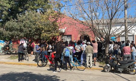 Uno de los casos más alarmantes ocurrió en la Escuela 140 de Santo Tomé, donde se registró un caso de acoso.&nbsp;
