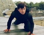 Jackie Chan volverá a ponerse en la piel de Asian Hawk para una ambiciosa producción internacional. Jackie Chan volverá a ponerse en la piel de Asian Hawk para una ambiciosa producción internacional.