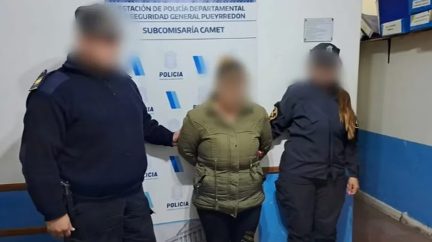La madre, de 31 años, dijo que lo hizo para llamar la atención de su ex, a quien había denunciado por violencia de género.