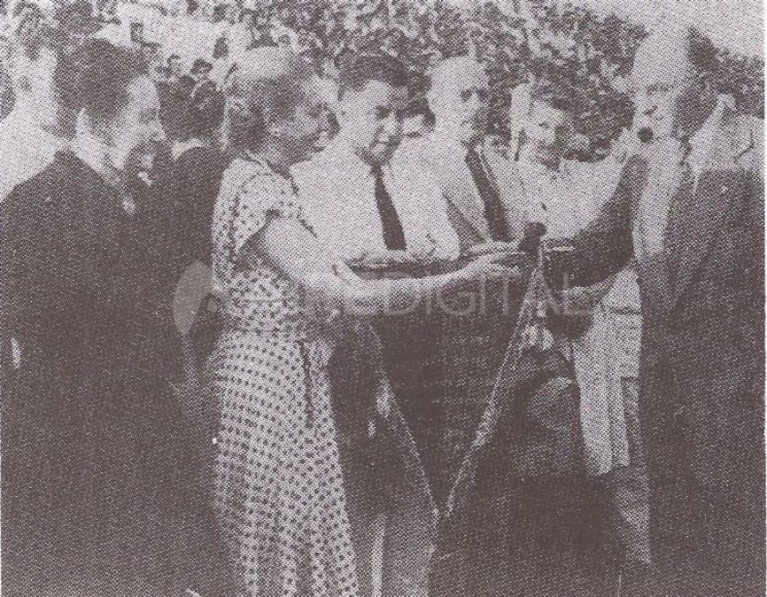 La Primera Dama también gestionó subsidios para la mejora en infraestructura. En 1952 La Primera Dama también gestionó subsidios para la mejora en infraestructura. En 1952