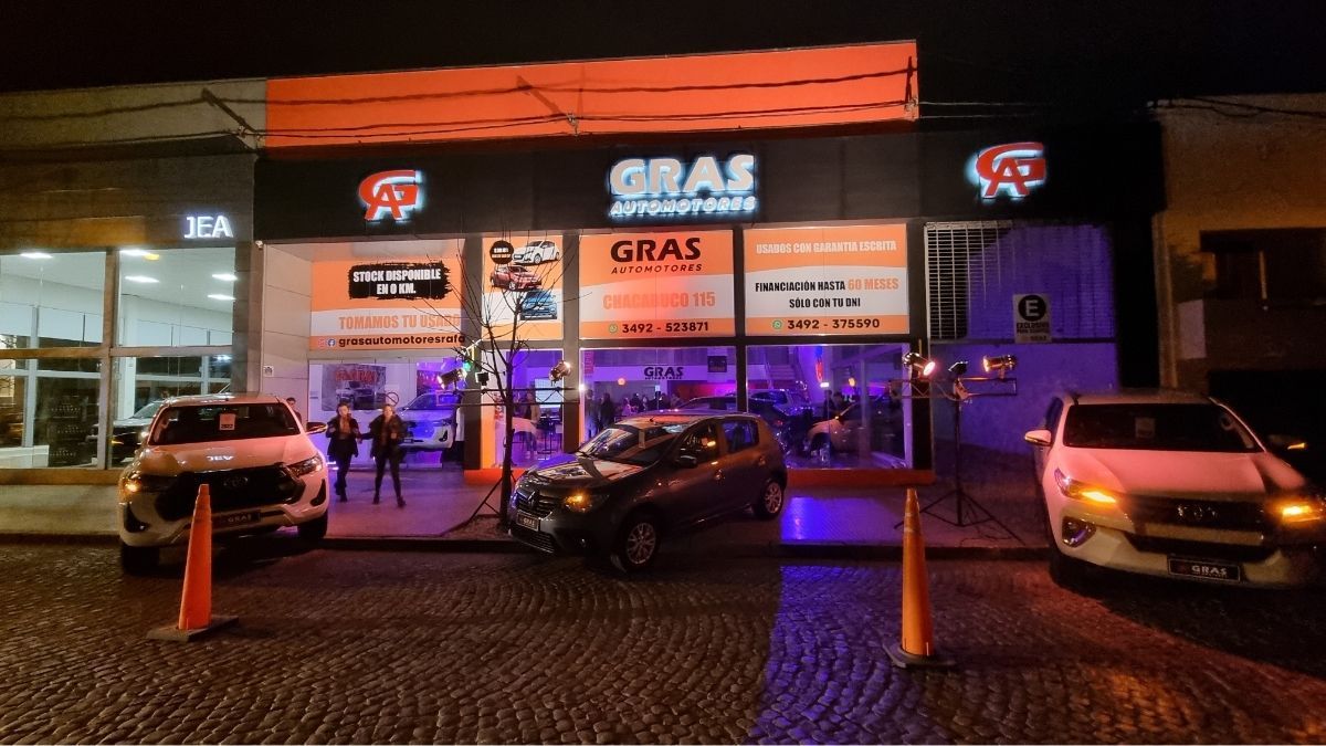 Gras Automotores también tiene sucursal en Rafaela. Gras Automotores también tiene sucursal en Rafaela.