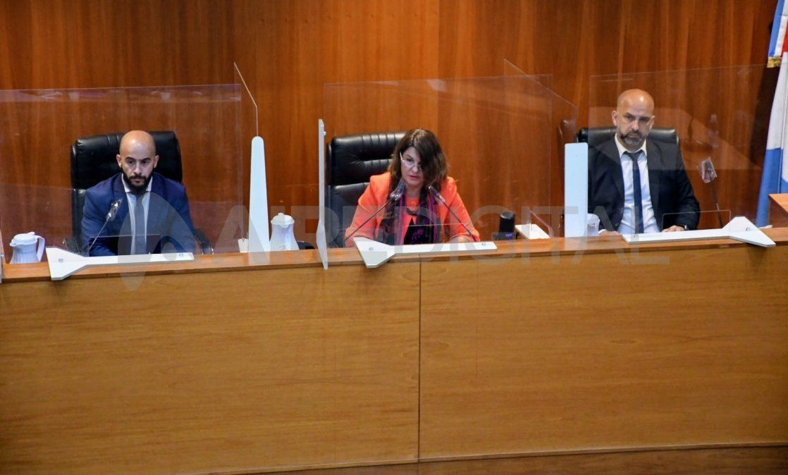 El tribunal que condenó a los responsables de las balaceras contra los edificios del Poder Judicial estuvo integrado por los jueces Hebe Marcogliese (presidente), Rafael Coria y Pablo Pinto.