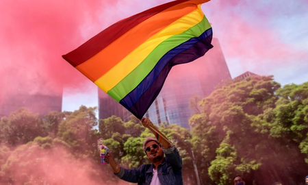 La primera marcha del Orgullo en Argentina fue el 28 de junio de 1992 en la Ciudad de Buenos Aires. La primera marcha del Orgullo en Argentina fue el 28 de junio de 1992 en la Ciudad de Buenos Aires.