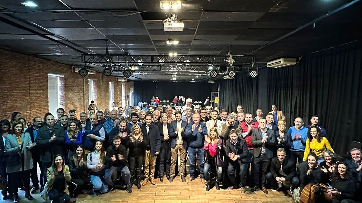 Los 15 partidos que forman Unidos para Cambiar Santa Fe se reunieron para dar otra muestra de unidad