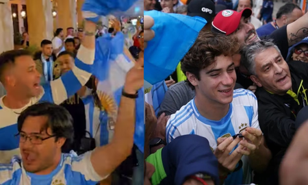 asi fue el tremendo banderazo argentino para franco colapinto antes del gp de qatar asi fue el tremendo banderazo argentino para franco colapinto antes del gp de qatar