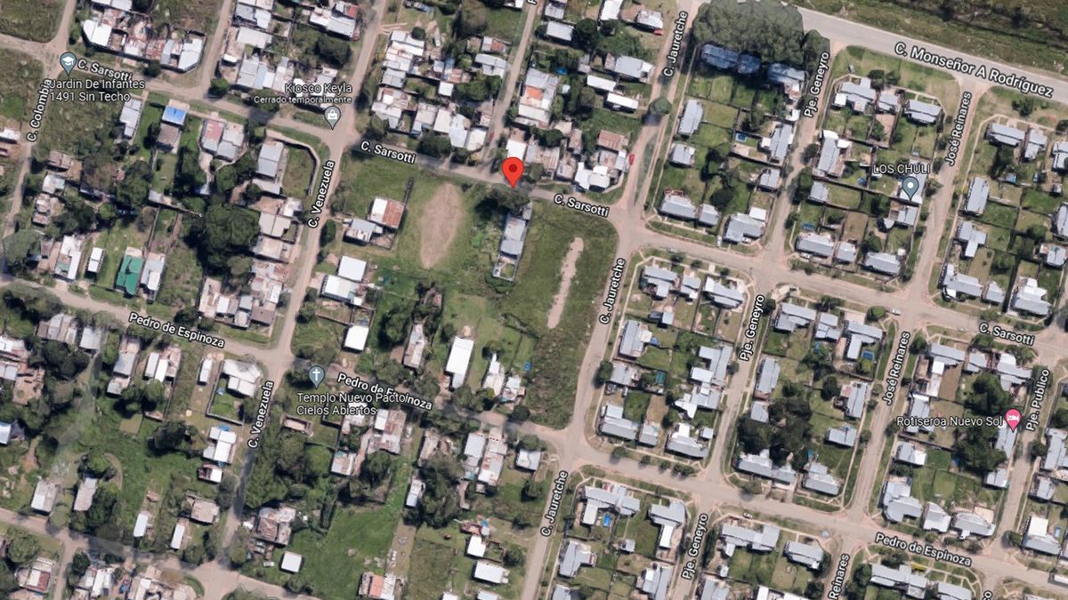 El hecho se produjo en Sarsotti al 6600. Según informó la policía, el muchacho recibió una puñalada en el pecho, por lo que fue trasladado de forma particular al nuevo hospital Iturraspe.