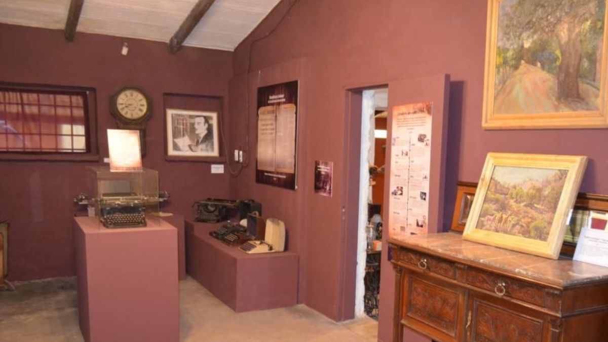 El Museo Deodoro Roca es una verdadera puerta al pasado. En su interior se exhiben colecciones arqueológicas y piezas históricas que permiten conocer la identidad y el legado cultural de Ongamira. El Museo Deodoro Roca es una verdadera puerta al pasado. En su interior se exhiben colecciones arqueológicas y piezas históricas que permiten conocer la identidad y el legado cultural de Ongamira.