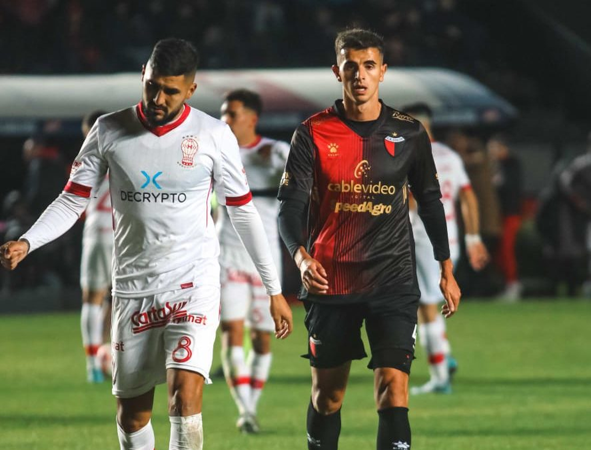 La contundente decisión que tomó la dirigencia de Colón con dos futbolistas del club. La contundente decisión que tomó la dirigencia de Colón con dos futbolistas del club.