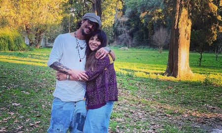 Daniel Osvaldo y Gianinna Maradona se mostraron muy juntos y unidos nuevamente, en un viaje por la provincia de Córdoba donde reafirmaron su relación. Daniel Osvaldo y Gianinna Maradona se mostraron muy juntos y unidos nuevamente, en un viaje por la provincia de Córdoba donde reafirmaron su relación.