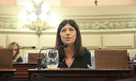 “Hoy el gobernador llama a conferencia de prensa porque pagó una cuota de un préstamo de la gestión del Frente Progresista para obra pública”, cuestionó la diputada García. “Hoy el gobernador llama a conferencia de prensa porque pagó una cuota de un préstamo de la gestión del Frente Progresista para obra pública”, cuestionó la diputada García.