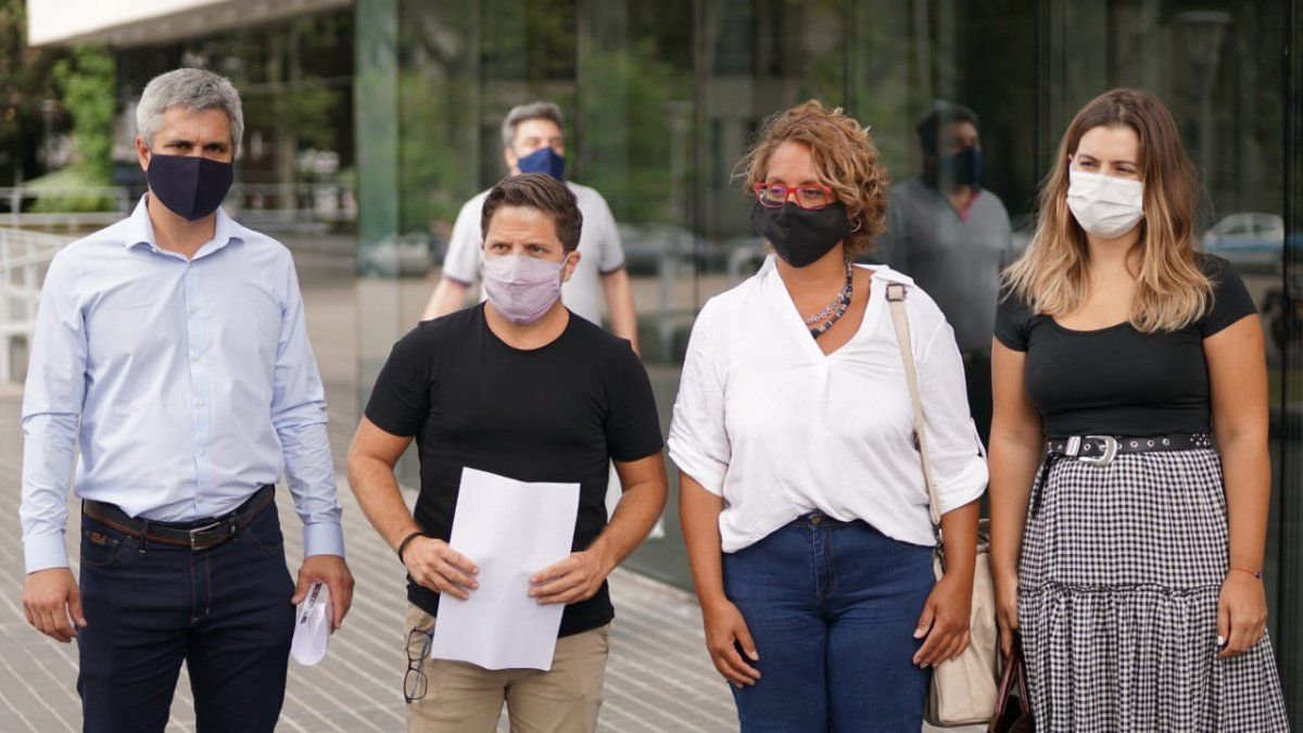 Los legisladores progresistas sospechan que la licitación se armó para beneficiar a una empresa específica