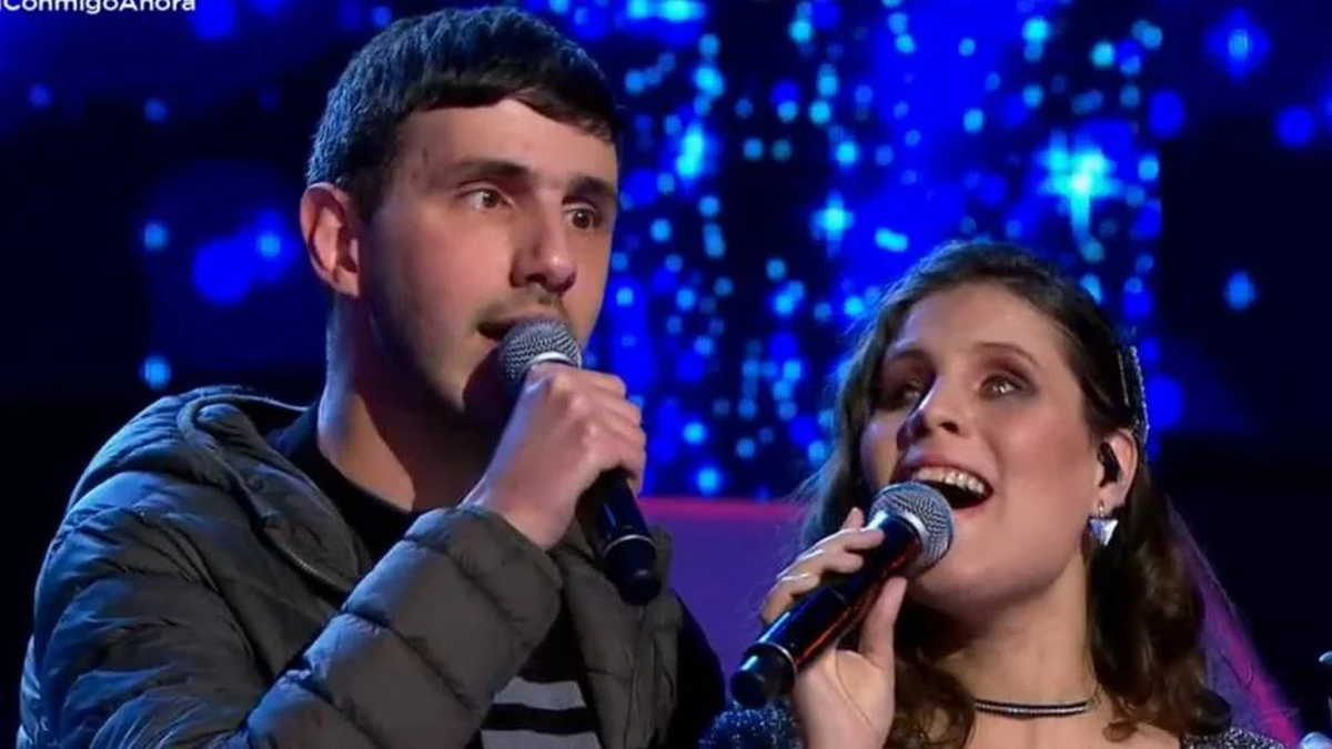 Canta Conmigo Ahora: llanto desconsolado del jurado ante la voz de una pareja de jóvenes no videntes